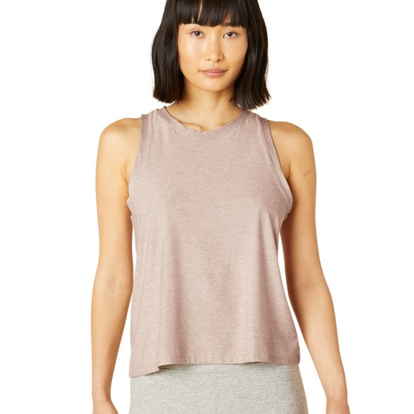 Beyond Yoga Featherweight Rebalance Tank - Picture 1 of 3